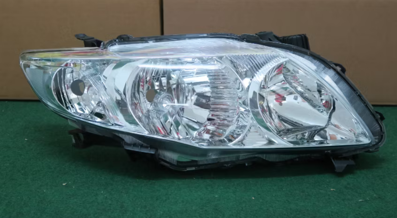 TOYOTA ALTIS 2008-2010 ZZE141 HEAD LAMP RH/LAMPU BESAR KANAN *BU